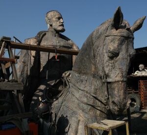 Primăria Capitalei a dat 3 milioane de euro pentru o statuie