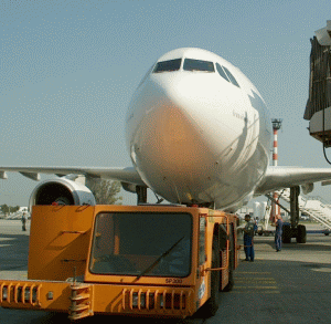 Căncescu speră să semneze contractul pentru Aeroportul Braşov într-o lună