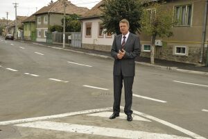 domnul Klaus Iohannis, primarul municipiului Sibiu