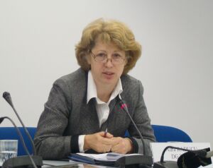 doamna Aura Răducu, coordonatorul Programelor de Dezvoltare Regionala din Delegaţia Comisiei Europene la Bucureşti