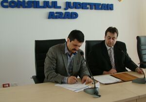 Arad: Semnare contract furnizare echipamente