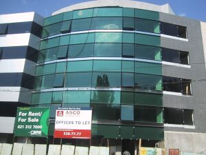 Revigorare a pieţei de retail şi de birouri