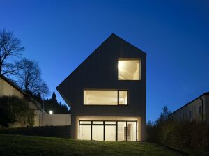 Velux: Lumină, căldură şi electricitate obţinute 100% din lumină naturală