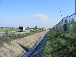 ORADEA: Şanţul de colectare de pe strada Ogorului a fost curăţat