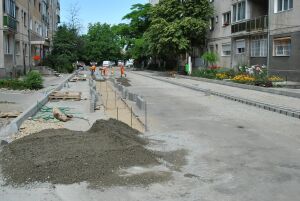 ORADEA: Zona Ibsen - Aleea Călinului se amenajează cu parcări şi alei de acces
