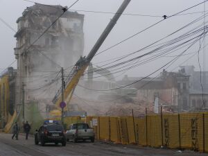 Viziuni diametral opuse asupra diametralei Buzeşti-Berzei