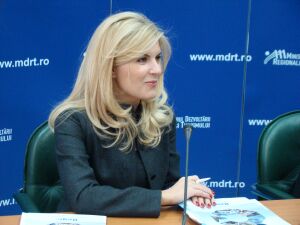 Elena Udrea, ministrul dezvoltării regionale şi turismului