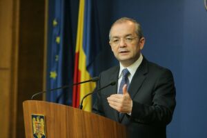 Emil Boc, Prim-Ministru