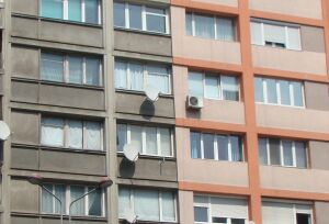 Încă jumătate de milion de locuinţe vor avea tâmplărie termoizolantă până la sfârşitul anului 