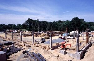 Mai multe construcţii nerezidenţiale în primele şapte luni ale anului