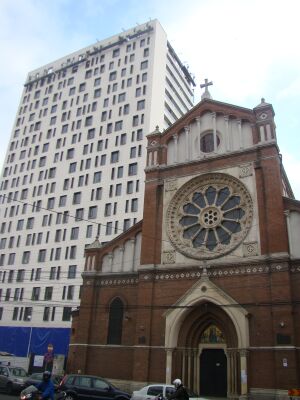 Arhiepiscopia Romano-Catolică: Cathedral Plaza este în afara legii