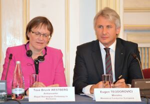Excelenta Sa, doamna Tove Bruvik Westberg, ambasadorul Norvegiei în România si Eugen Teodorovici, ministrul fondurilor europene.