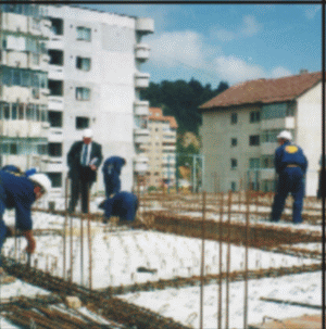 Riscăm o prăbuşire rapidă a pieţei imobiliare din cauza preţurilor exorbitante