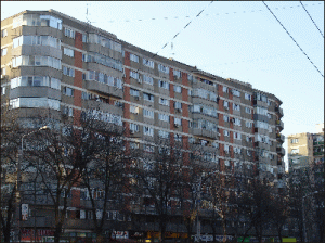 Aproximativ trei sferturi din cumpărătorii de apartamente noi sunt vânzători de locuinţe vechi