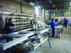 Imagine din hala de producţie "Suki Group" Bucureşti