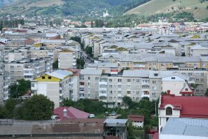 Suma maximă pentru achiziţia unui apartament la un grad de îndatorare de 60% creşte cu 20% în medie, iar avansul scade cu aproximativ 48%, potrivit Credit Zone