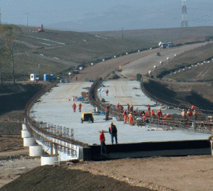 La autostrada Bucureşti - Braşov lucrările nu au avansat mult, deşi construcţia a început în urmă cu aproape doi ani.