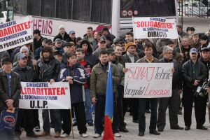 Protest al siderurgiştilor din "ArcelorMittal" Galaţi împotriva conducerii combinatului