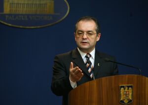 Şeful Executivului a precizat că statul garantează un împrumut de cel mult 60.000 de euro pentru că preţul mediu de achiziţionare a unui apartament este, la nivel naţional, de circa 60.000 de euro.