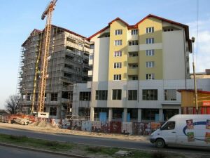 Aproximativ 5.000 de locuinţe noi scoase, în prezent, la vânzare