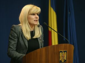Elena Udrea, ministrul Dezvoltării, şi-a propus să construiască 100.000 de apartamente pentru tineri, în trei ani
