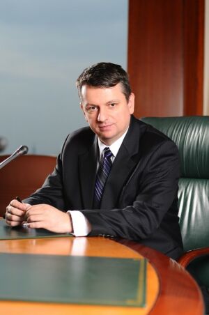 Alexandru Ciobanu: "Mă astept ca împrumutul mediu în sistemul de economisire colectiv să fie de 15.000 - 18.000 de lei. Însă, de asemenea, putem da si credite de 200.000 de lei pentru cine solicita".