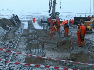 Războiul nervilor între autorităţi şi "Bechtel", pe Autostrada Transilvania