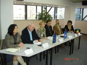Şedinţa de lucru organizată de Consiliul Judeţean Prahova şi Camera de Comerţ şi Industrie Prahova pentru prezentarea şi dezbaterea proiectului.