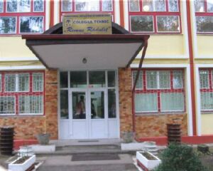 Braşov: Contractul de reabilitare a Colegiului "Remus Răduleţ" a fost semnat