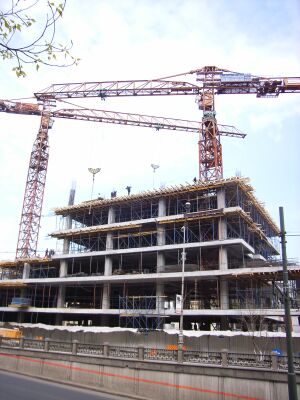 Volumul lucrărilor de construcţii a scăzut cu aproximativ 16% în iunie 2010 faţă de iunie 2009