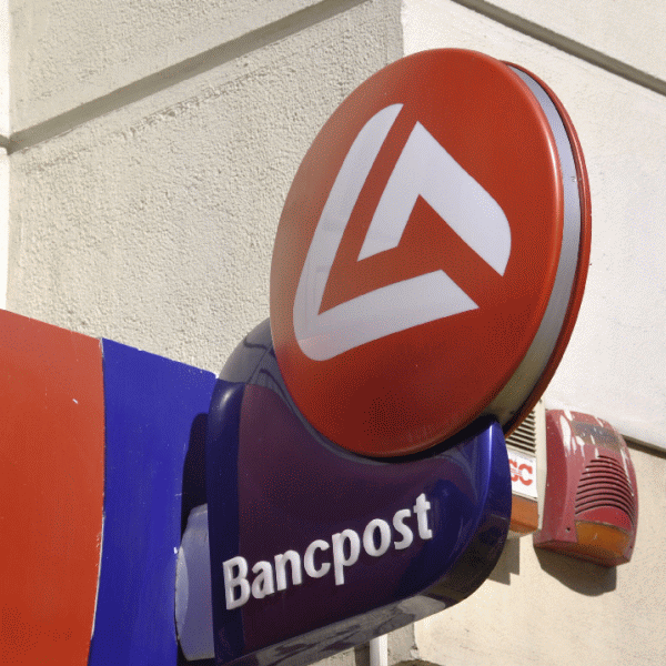 Bancpost are de recuperat circa 27 milioane de euro