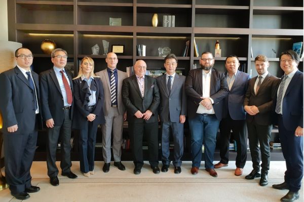 Delegaţia româno-chineză la semnarea acordului dintre CNEEC şi ARSCM