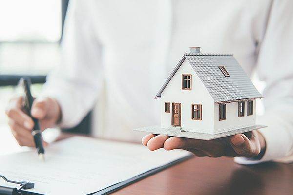 First Bank anunţă o dobândă de doar 3,2% pe an pentru creditele imobiliare