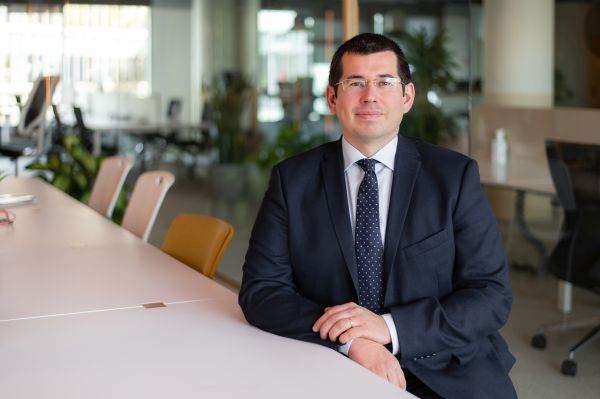 Robert Miklo, Director of Investment Services la Colliers