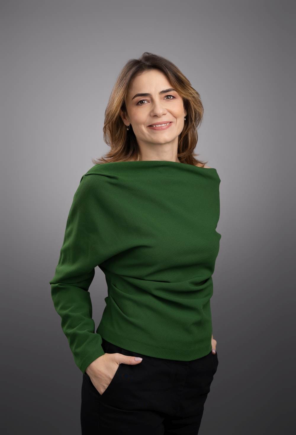  Andreea Hamza, Senior Director Living iO Partners