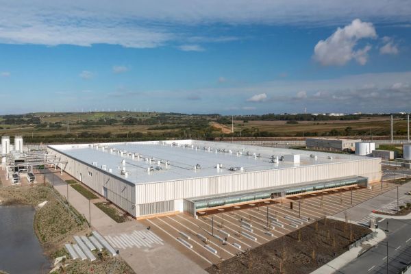 Cum construim centre de date care folosesc cu 40% mai puţină energie electrică
